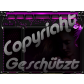 frau_in_lila